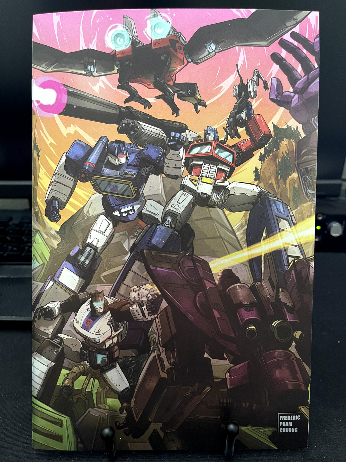 Transformers #17 - Frederick Pham Chuong Cover - Ltd 300 w/COA - Topshelfcomic