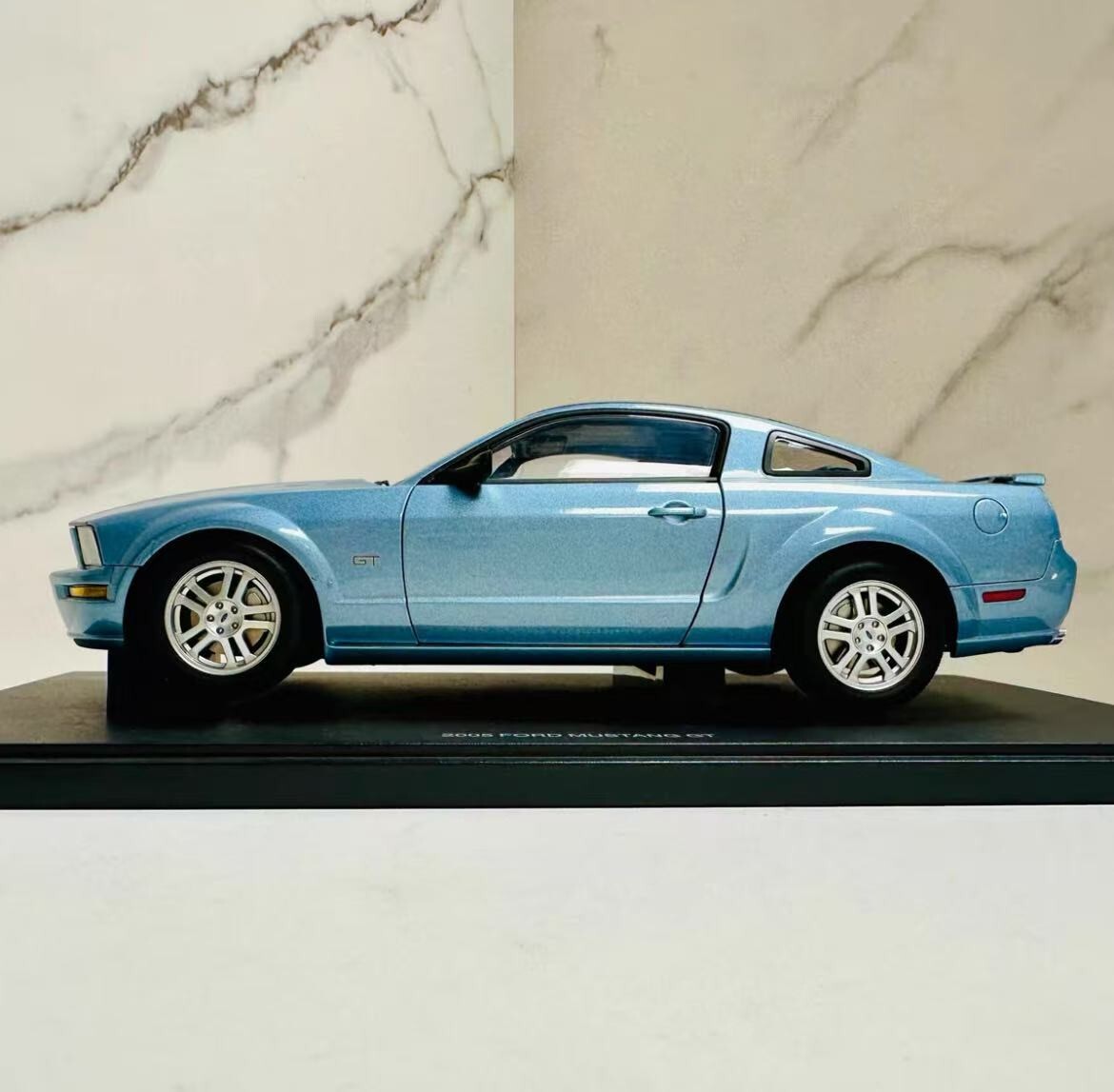 SUPER RARE* Autoart 1/18 Ford Mustang GT 2005 Windveil Blue
