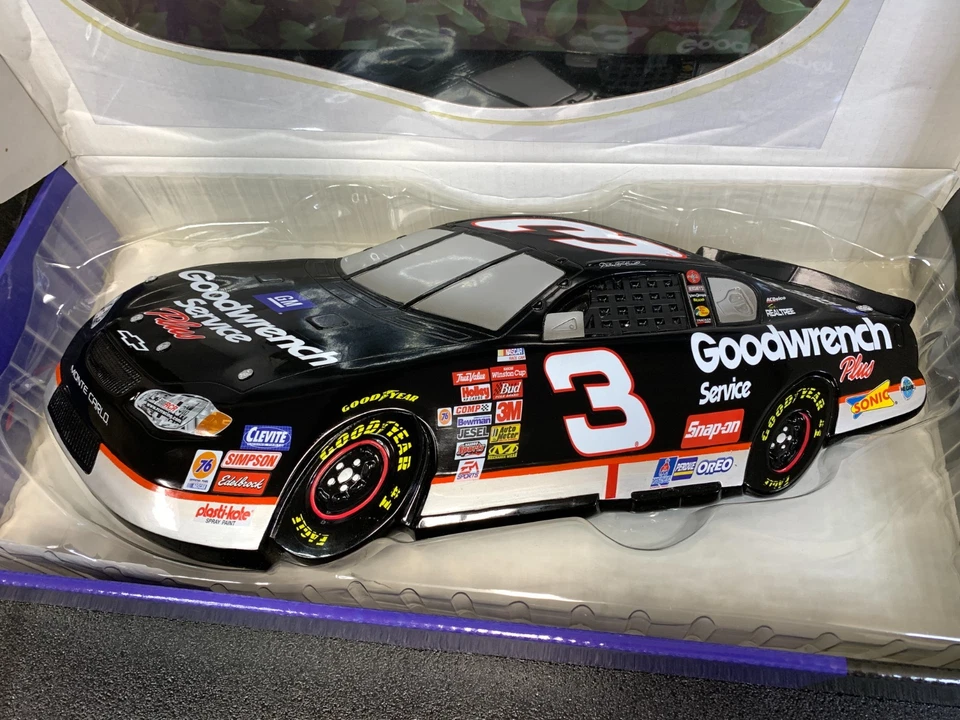 RARO 2002 Acción #3 Dale Earnhardt Goodwrench Monte Carlo NASCAR colgante de pared. Foto 4 de 4