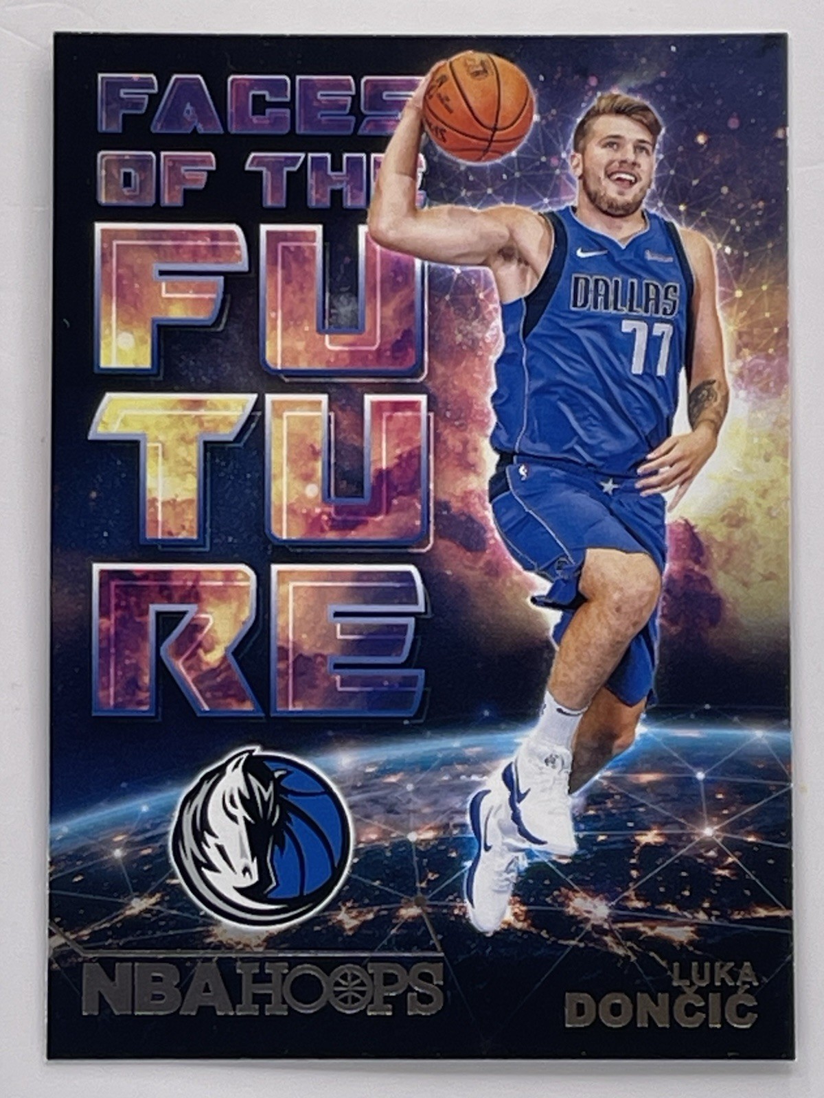 2018-19 Hoops  #3 Luka Doncic Faces of the Future Rookie