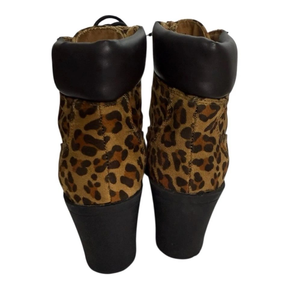 Botas de combate Zigi Soho con estampado de leopardo con cordones y tacón talla 8 para mujer Foto 4 de 4