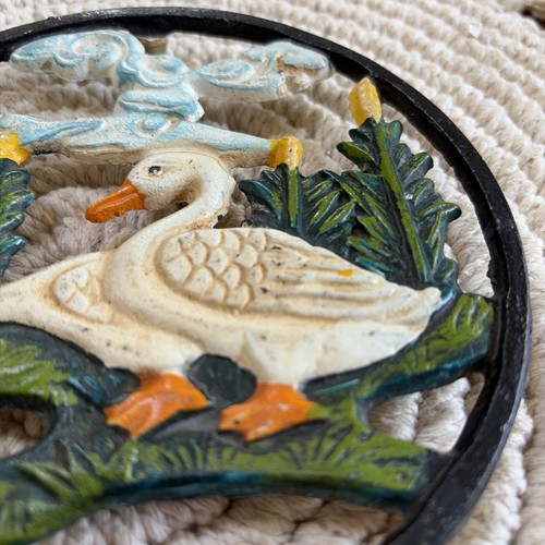 Vintage Cast Iron Country Farmhouse Ducks Trivet Hand Painted Footed Round 6" - Picture 9 of 10