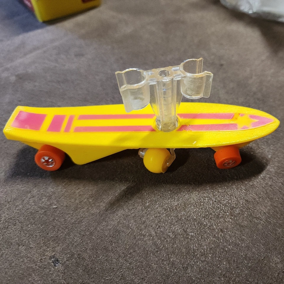 PATINETA VINTAGE SUPER TEEN SKIPPER MATTEL 1978 BARBIE 2576 AMARILLO ROSA BOARD Foto 2 de 4