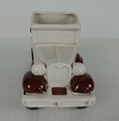 VINTAGE CERAMIC CAR PLANTER 3.5