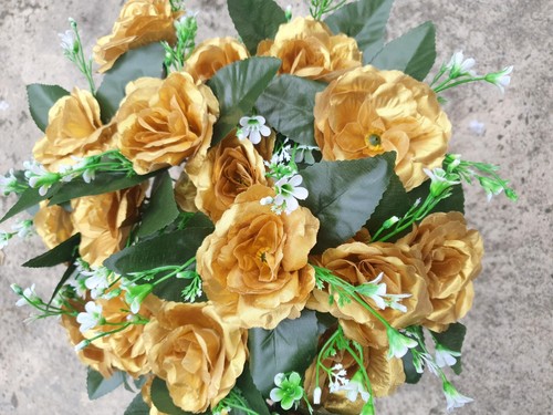 Joblot of 100 pcs GOLD COLOUR  artificial single ROSE flowers  new wholesale - Picture 1 of 11
