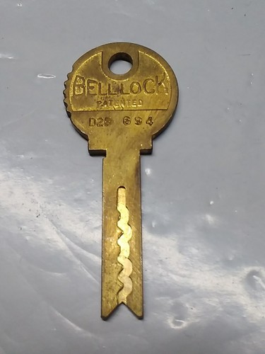 Bell Lock Key Antique Slot Machine Jukebox Penny Arcade # D2B694 D2B ...