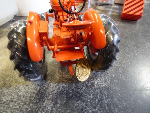 1/16 Allis Chalmers WD-45 Tractor With Wide Front, Precision Series #3 - Picture 6 of 10