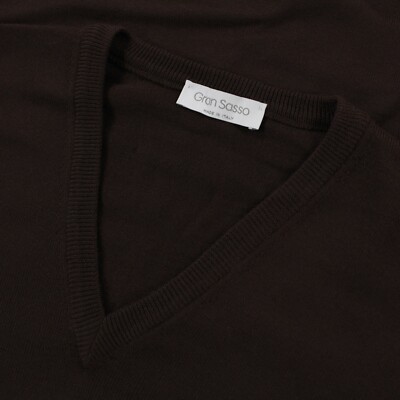Gran Sasso NWT 100% Wool V Neck Sweater Size 50 M in Solid Brown
