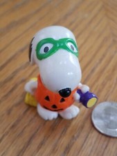 Snoopy Pumpkin Halloween PVC Figurine Flashlight Trick or Treat Peanuts