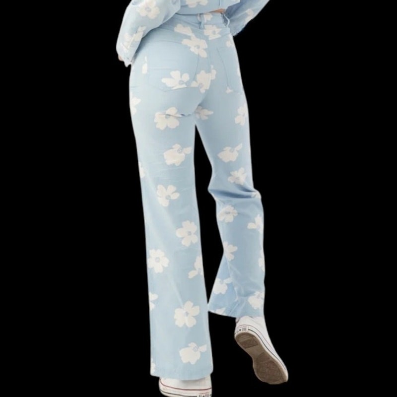 SOLD OUT $69 O’Neill Kelcey Lightweight Blue Chambray Pants Daisy Print Size 24 image 2