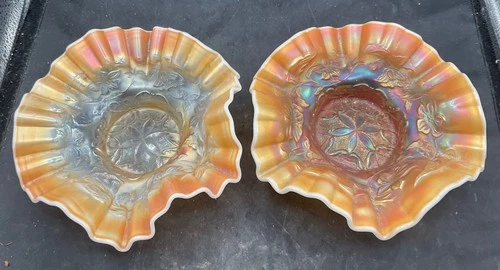 PAIR OF VINTAGE CARNIVAL DUGAN PO SIX PETALS 7” BOWLS WITH TIGHT CRIMPED EDGE