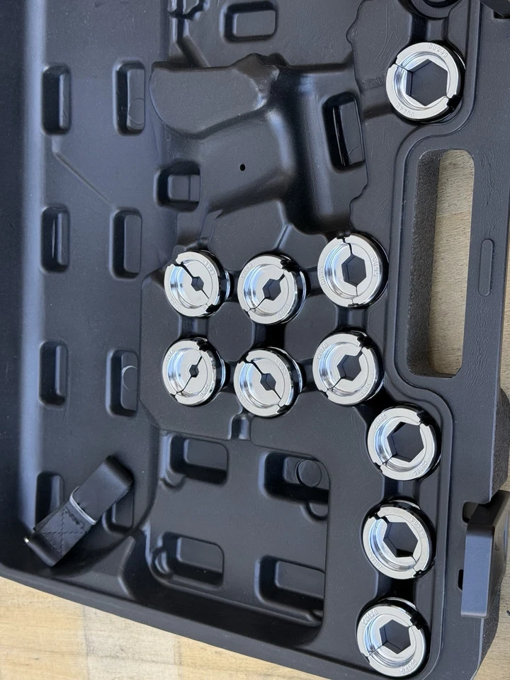 6Ton 18V Cordless Electric Hydraulic Crimping Tool Electrician Cable Lug Crimper - Image 4 of 4