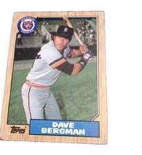 1987 Topps Dave Bergman #700 Detroit Tigers Baseball Card Wood Grain VTG