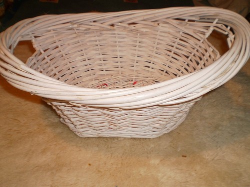 Small Woven Willow Carrying Display Storage Child's Basket WHITE - Picture 4 of 6