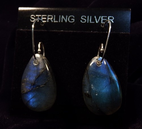 J837 - Labradorite earring set, Madagascar, sterling silver earring wires - Picture 6 of 10