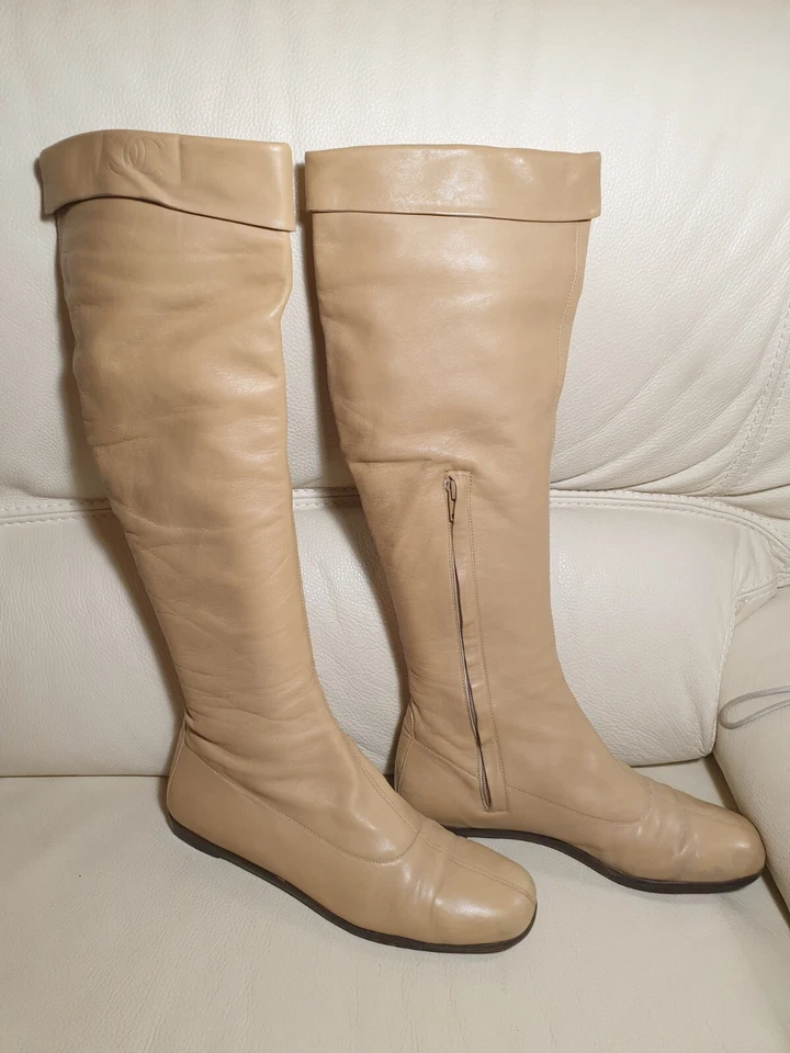 Bottes CHANEL  Beige  Cuir Souple Et Doux  Pointure 41  - Photo 2/4