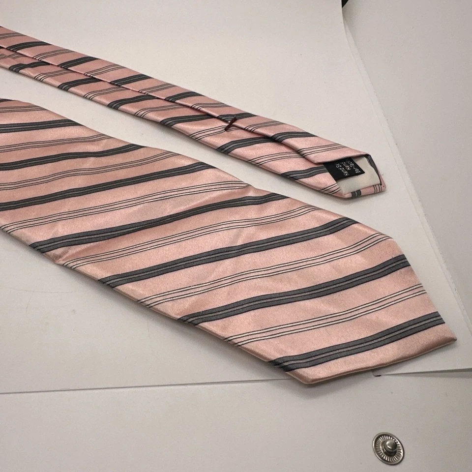 Corbata de colección Oscar De La Renta rosa con rayas grises para hombre cosida a mano y barra tachonada Foto 2 de 4