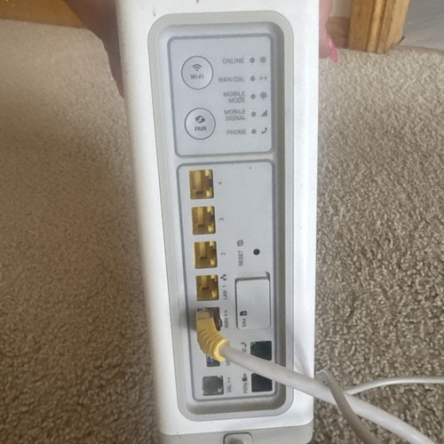 Telstra Smart Modem Gen 2 4G backupNBN LH1000 GUC Working - Picture 3 of 5