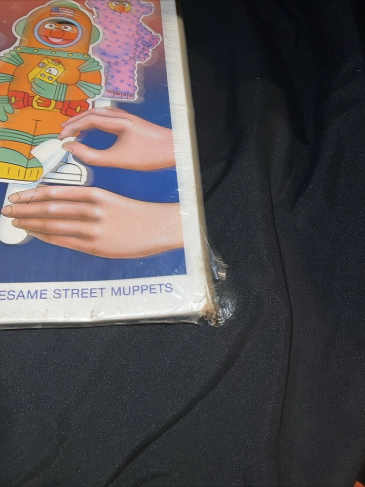 Sesame Street Put & Play Space Puppets 1981 Ernie Bert Grover nuevo y sellado Foto 4 de 4