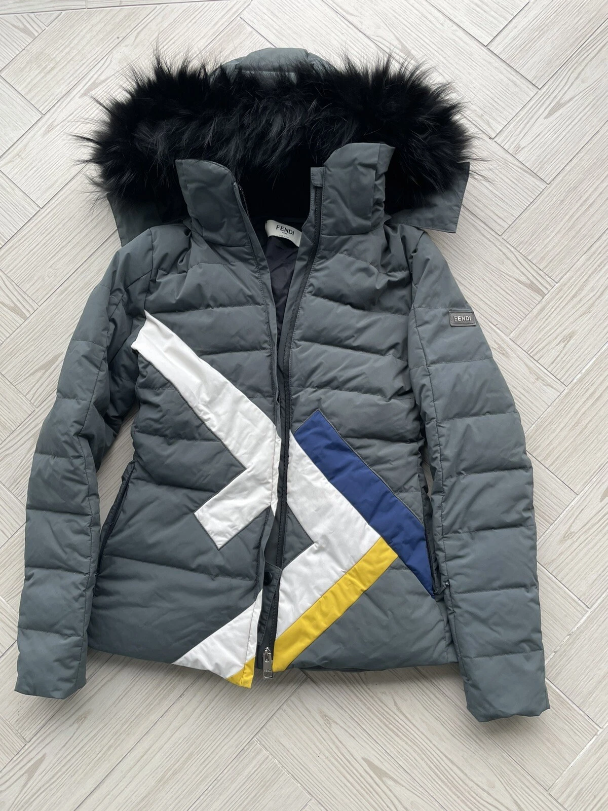 Cappotto giacca piumino sci logo Fendi IT38