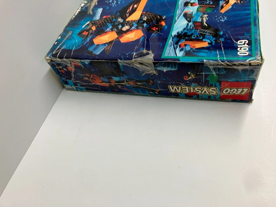 LEGO System 6190 Aquazone Shark's Crystal Cave ~ MISSING 2 pieces - Image 4 of 4