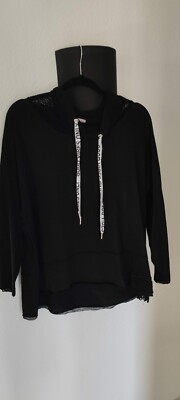 TREDY LANGARM SHIRT SCHWARZ MIT SCHÖNEN DETAILS GR. 3