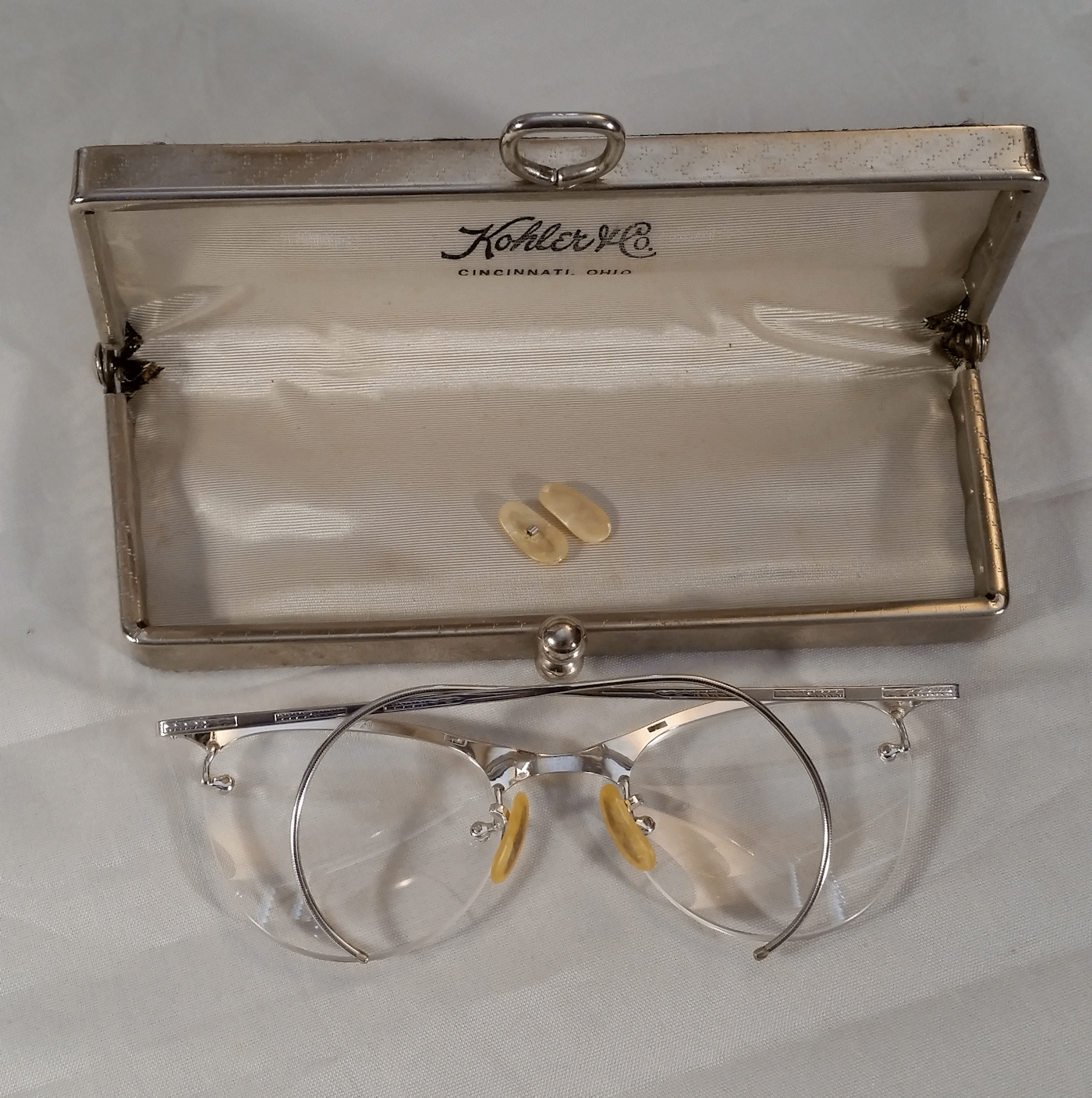 SHURON CAT EYE True Antique Eyeglasses and Case - Picture 4 of 12