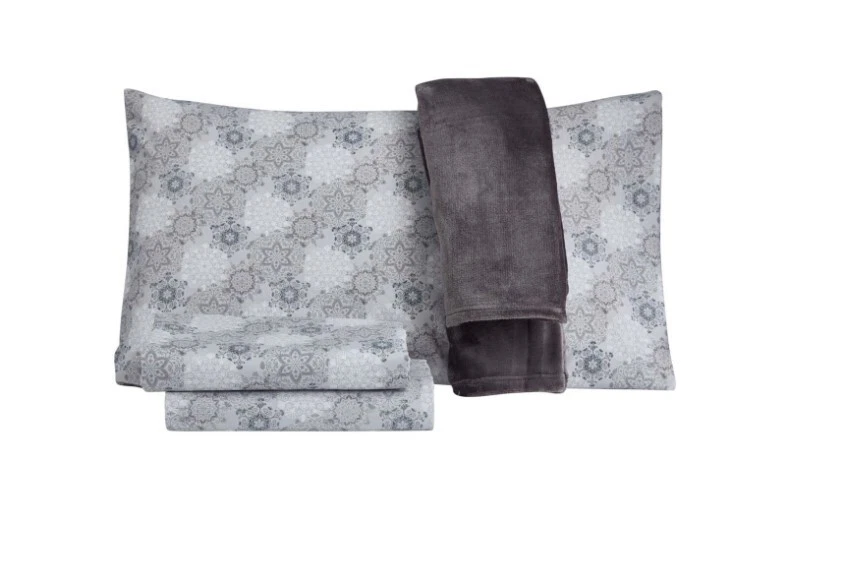 Juego de sábanas de microfibra suave de 4 piezas Traditions Collection con tiro - tamaño doble $70 Foto 2 de 2