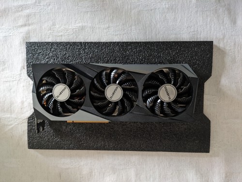 GIGABYTE AMD Radeon RX 6800 GAMING OC 16Go GDDR6 Carte Graphique - Photo 1/5