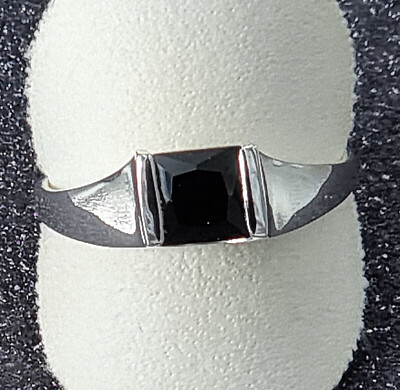 massiv Sterling Silber 925 moderner Herrenring mit einem schwarzem Zirkonia