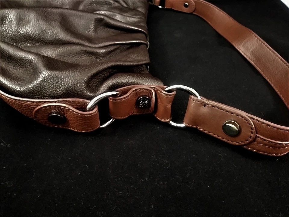 Bolso hobo de hombro Simply Vera Wang marrón oscuro chocolate imitación cuero Foto 3 de 4