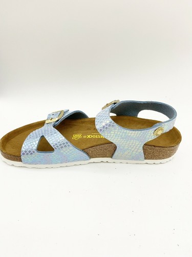 Sandali blu cielo Birkenstock Rio bambini lucidi serpente vestibilità stretta - Foto 4 di 6