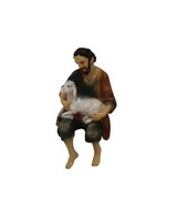 Krippenfigur Hirte Mit Schaf, Sitzend, 9 Cm, Polyresin Deko