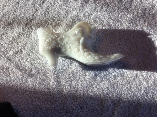 Vintage White Milk Glass Cats Head Daisy & Button Slipper Shoe Figurine, Fenton?