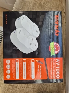 Tenda AV1000 Gigabit Passthrough Powerline Adaptor Kit, Model PH6, Two-Pack