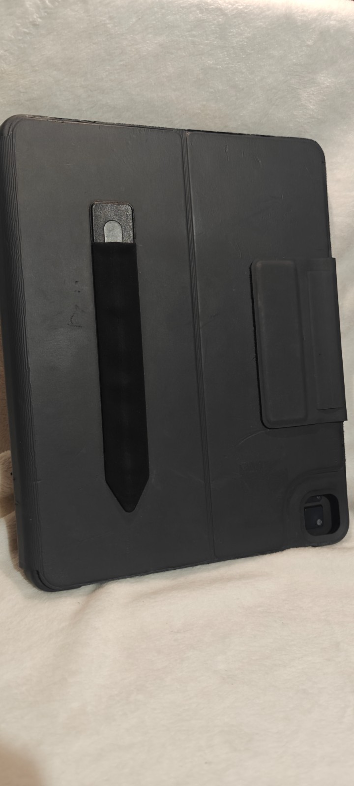 Logitech Slim Folio Pro 11-inch iPad Pro YR0070