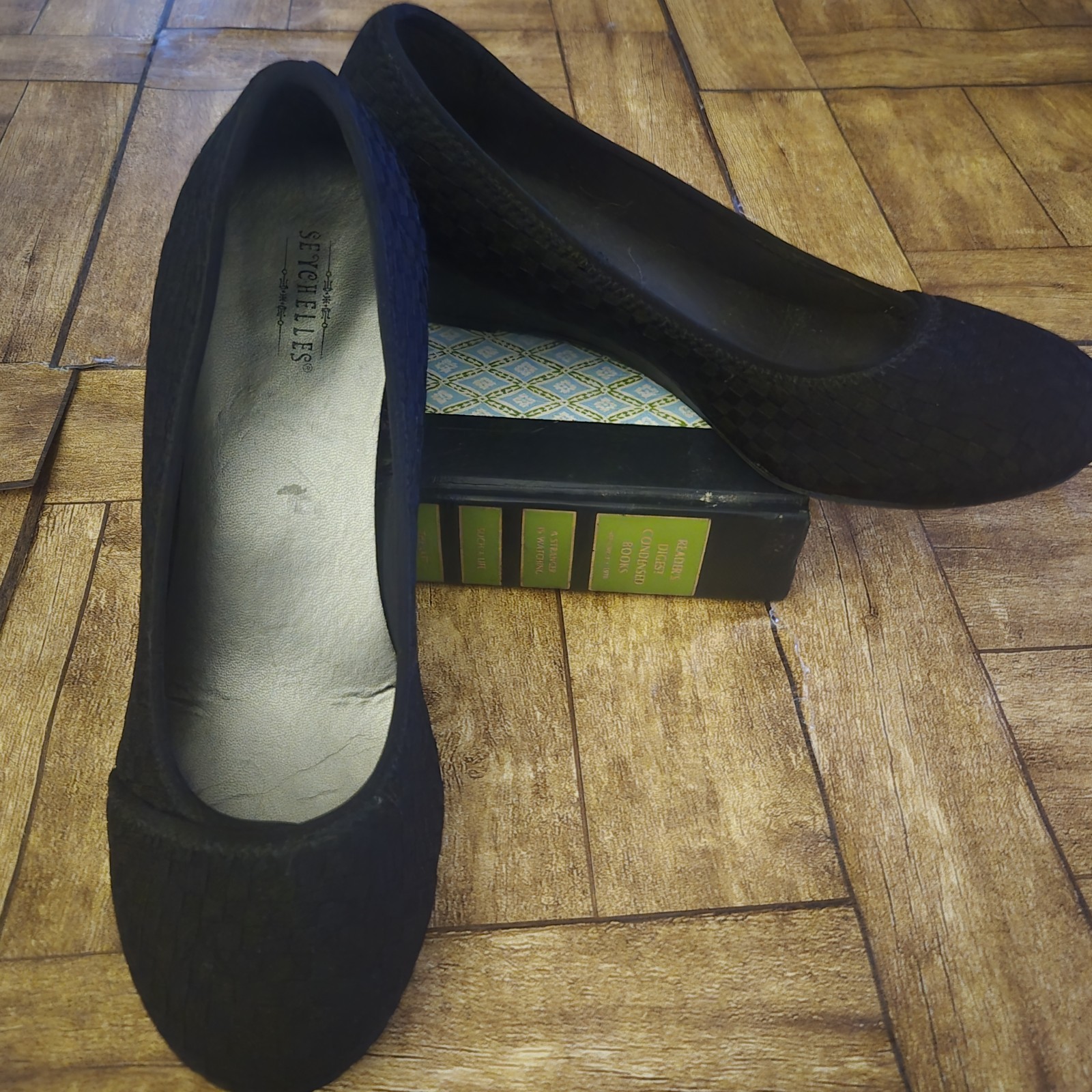 SAOLA Scarpe basse Seychelles nere con zeppa 8 5W donna comode slip on suola brevettata