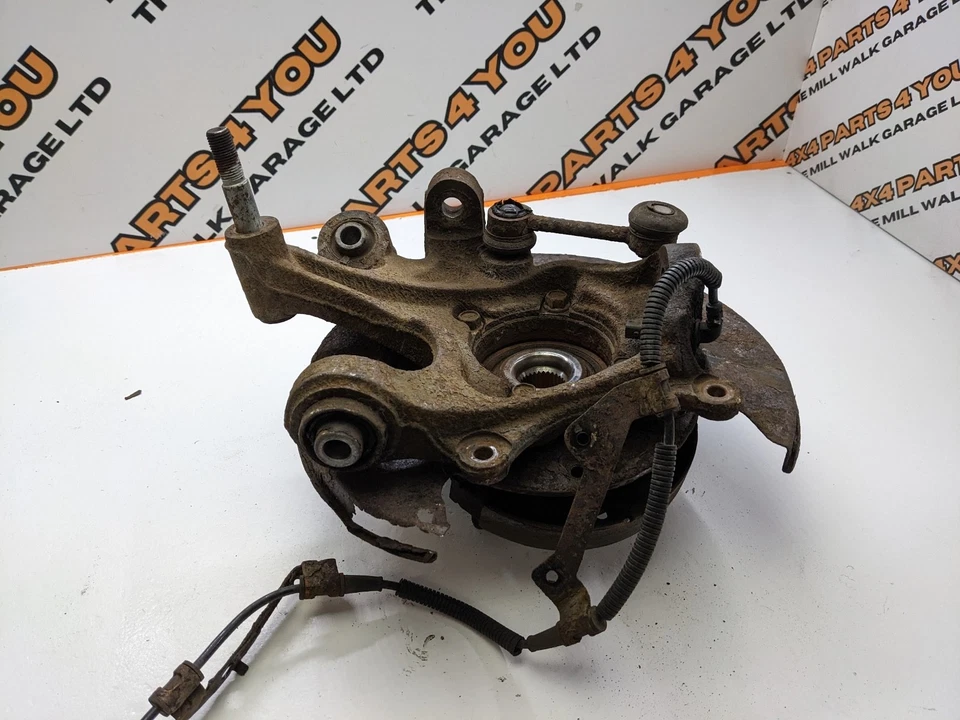 Hyundai Santa Fe MK2 2012 2,2 CRDI rueda trasera derecha buje husillo Foto 3 de 4