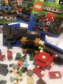 LEGO Minecraft The Mushroom Island 21129 100% Complete w/ Figs & Instructions 