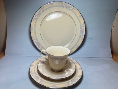 Lenox Fairfield (Not T-428) Four Piece Place Setting