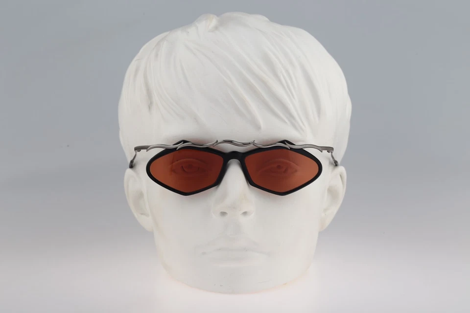 Gafas de sol Robert Rudger 670 10, vintage años 90 negras y grises locas hexagonales nuevas de stock Foto 2 de 4