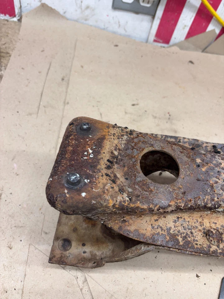 1980-1997 FORD F150 F250 F350 REG CAB MOUNT CROSSMEMBER FRAME RAIL BODY MOUNT 91 - Imagem 3 de 4