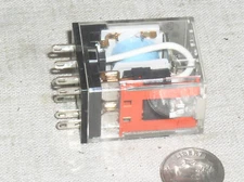 NEW OMRON MY2-DC24 DPDT RELAY 24 VDC COIL CONTACTS 5A 10A 250VAC 30VDC PLUG IN