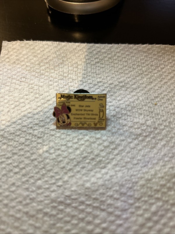 Disney Pin WDW Hidden Mickey Collection Magic Kingdom Ticket D Minnie Mouse