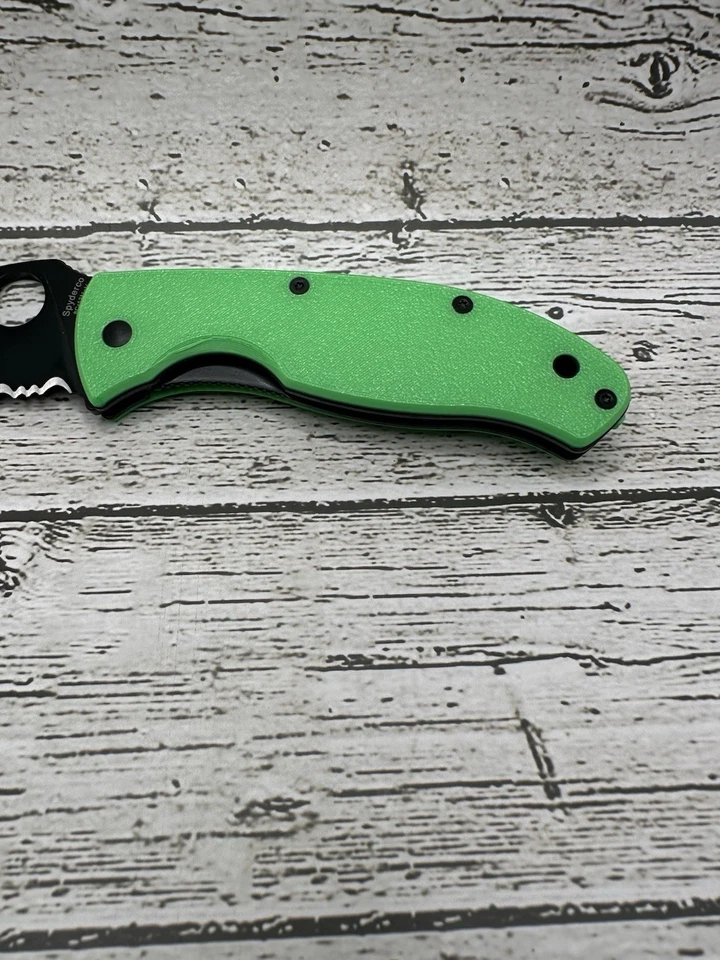 spyderco tenacious scales With Back Strap Plate Margarita Green - Image 2 of 4