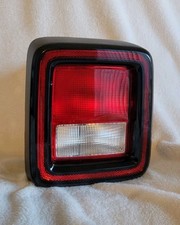 Passenger Side Tail Light Red Clear Lens for Jeep Wrangler 2018-2022 with Bulb