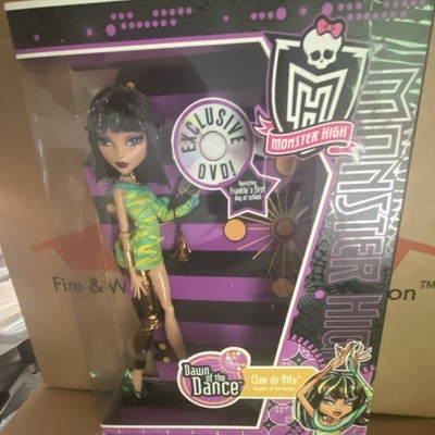 Monster High 2011 Dawn of the Dance Cleo de Nile Doll Mattel W/DVD