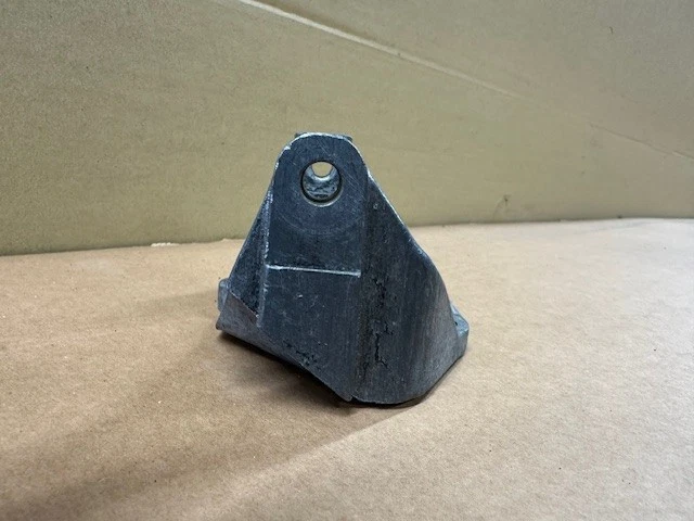 Suporte de alternador de liga Ford Pinto. - Imagem 4 de 4