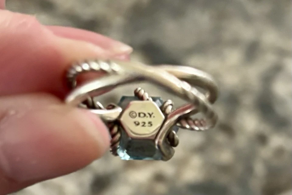 Anillo David Yurman Plata de Ley Cabl Talla 6 con Topacio Azul y Diamantes Foto 4 de 4