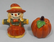 Cracker Barrel Lady Scarecrow  & Pumpkin Mini Salt & Pepper Stoneware Shaker Set